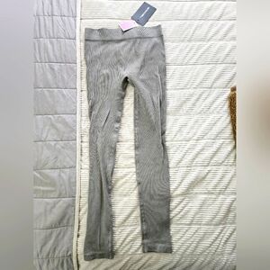 PrettyLittleThing Gray Ribbed Leggings Size L NWT